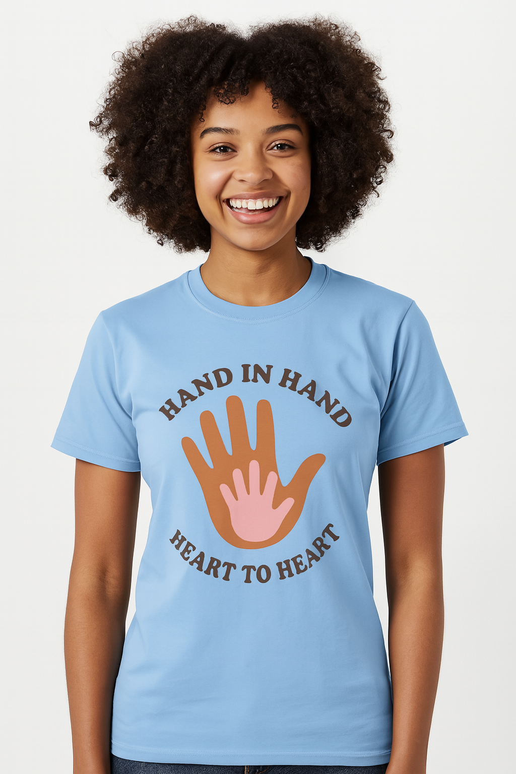 T-shirt Unisexe “Main dans la Main, Cœur à Cœur” – Amour & Amitié, Cadeau Parfait, Tenue Décontractée pour Fêt